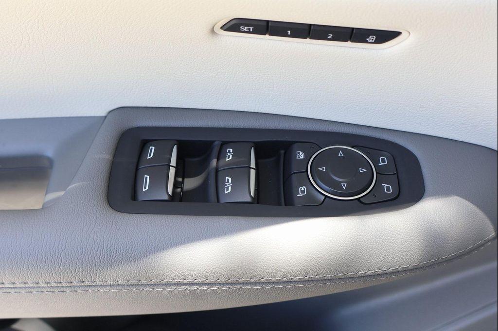 new 2025 Cadillac XT5 car, priced at $51,186