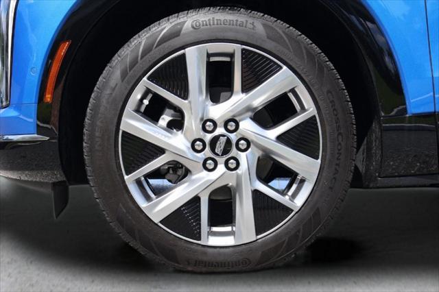 new 2025 Cadillac OPTIQ car, priced at $53,365