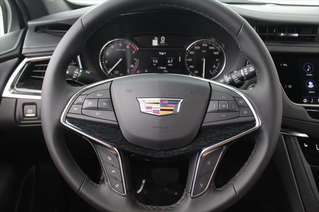new 2025 Cadillac XT5 car, priced at $50,590