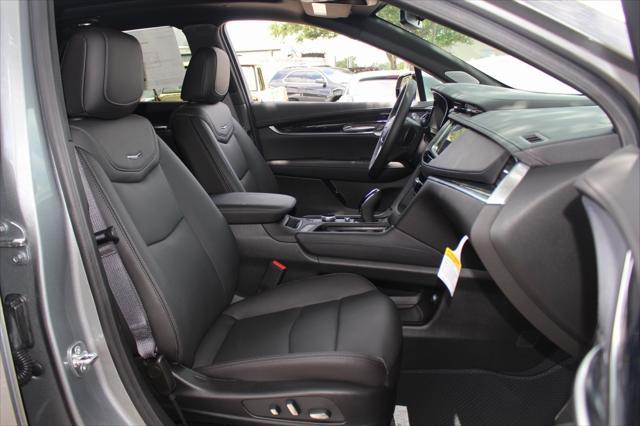 new 2025 Cadillac XT5 car, priced at $50,590