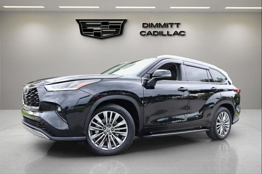 used 2022 Toyota Highlander car, priced at $34,599