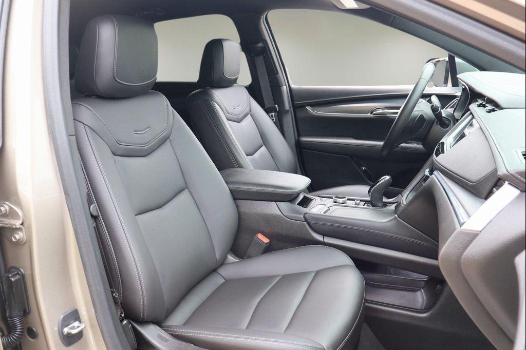 used 2022 Cadillac XT5 car, priced at $27,997