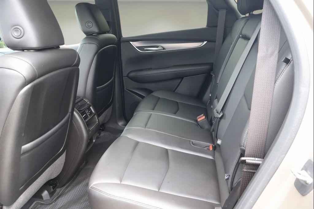 used 2022 Cadillac XT5 car, priced at $27,997