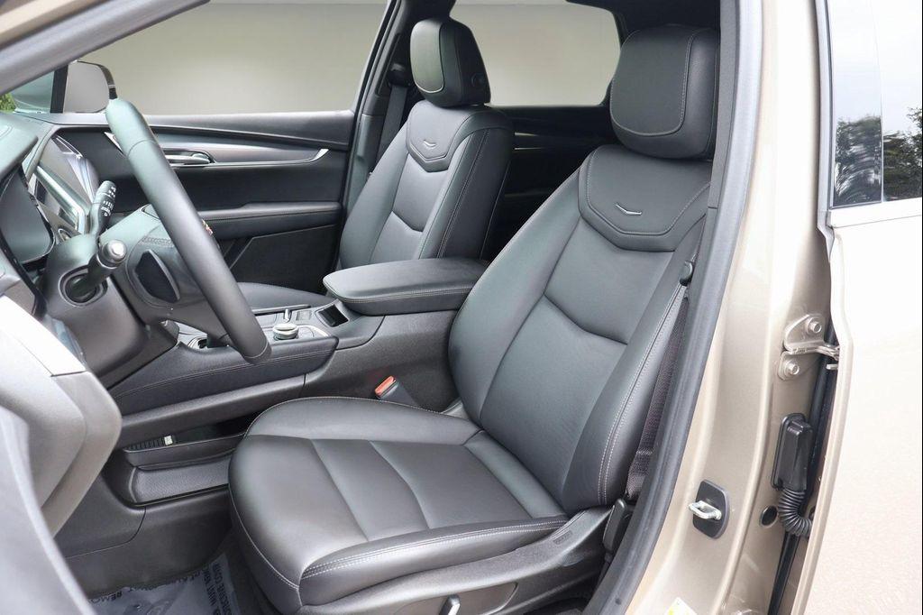 used 2022 Cadillac XT5 car, priced at $27,997