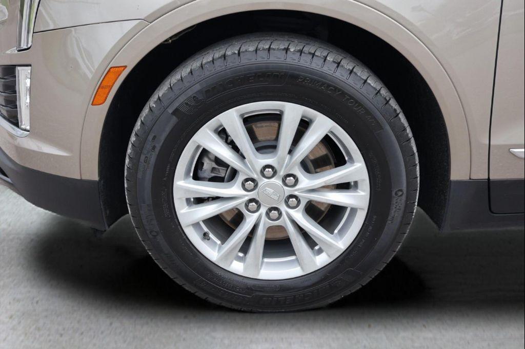 used 2022 Cadillac XT5 car, priced at $27,997