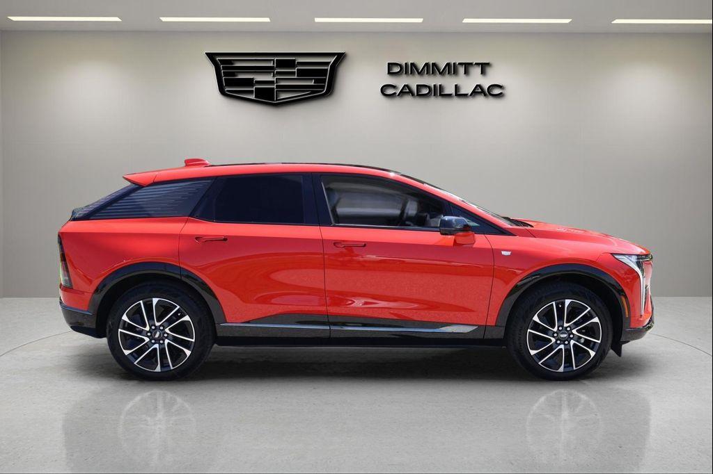 new 2025 Cadillac OPTIQ car, priced at $54,503