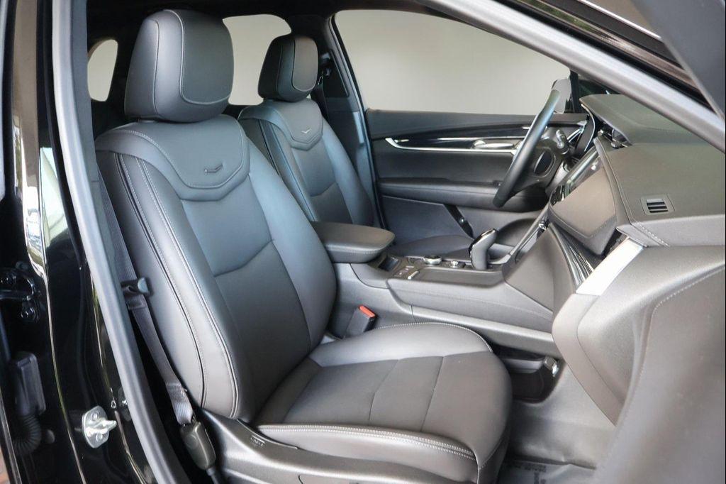 used 2025 Cadillac XT5 car, priced at $44,777