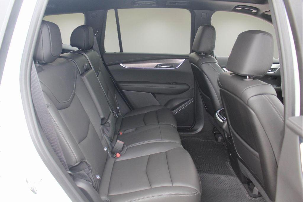 new 2025 Cadillac XT6 car, priced at $50,877