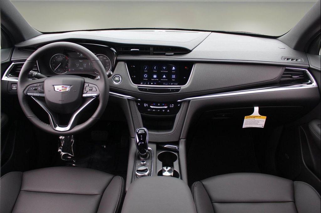 new 2025 Cadillac XT6 car, priced at $50,877