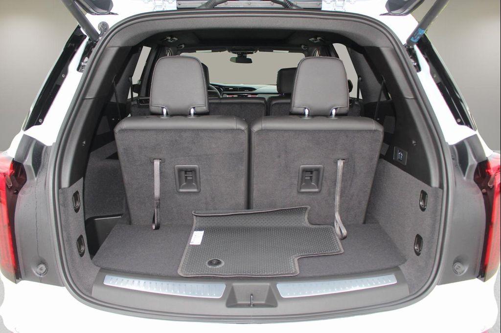 new 2025 Cadillac XT6 car, priced at $50,877