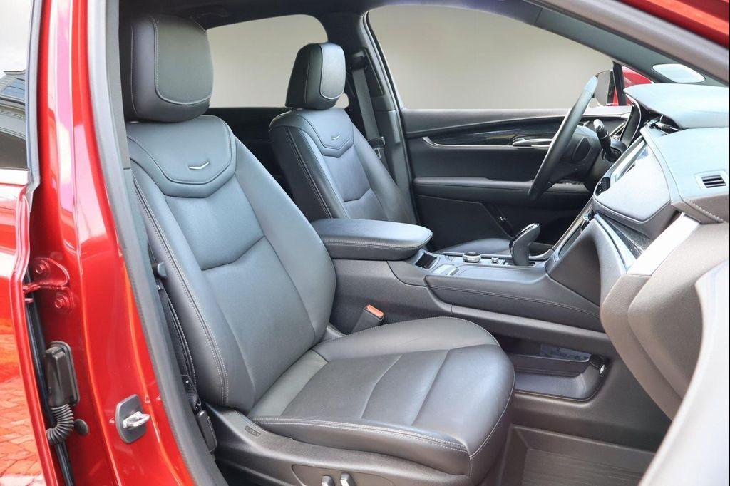 used 2022 Cadillac XT5 car, priced at $35,777