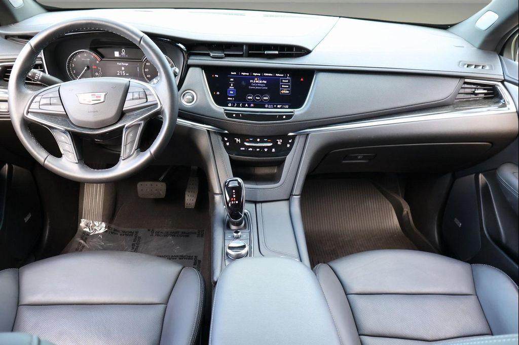 used 2022 Cadillac XT5 car, priced at $35,777