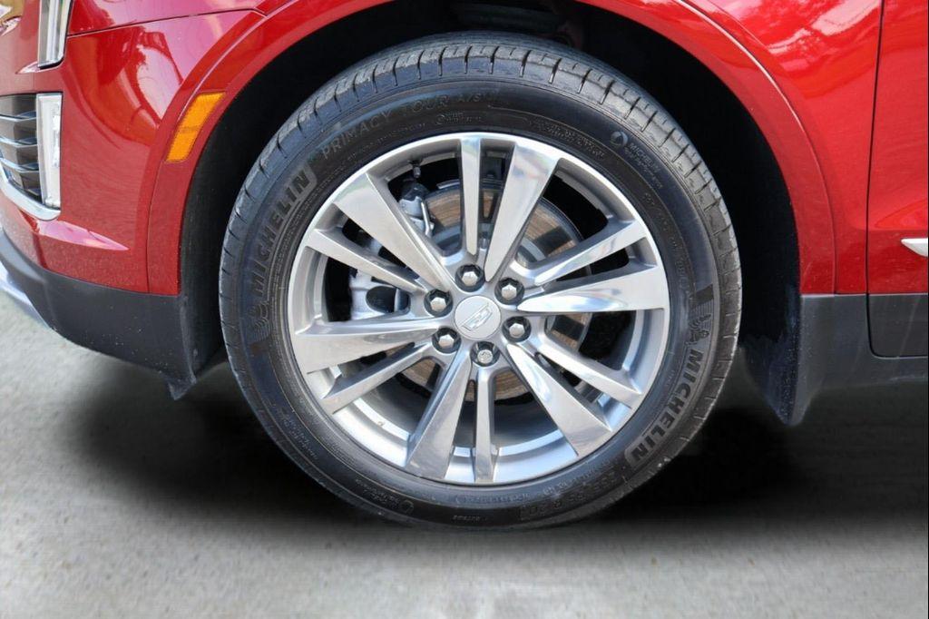 used 2022 Cadillac XT5 car, priced at $35,777