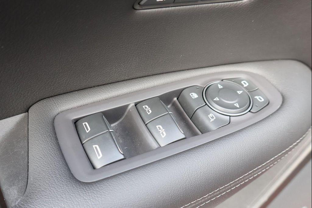 used 2022 Cadillac XT5 car, priced at $35,777