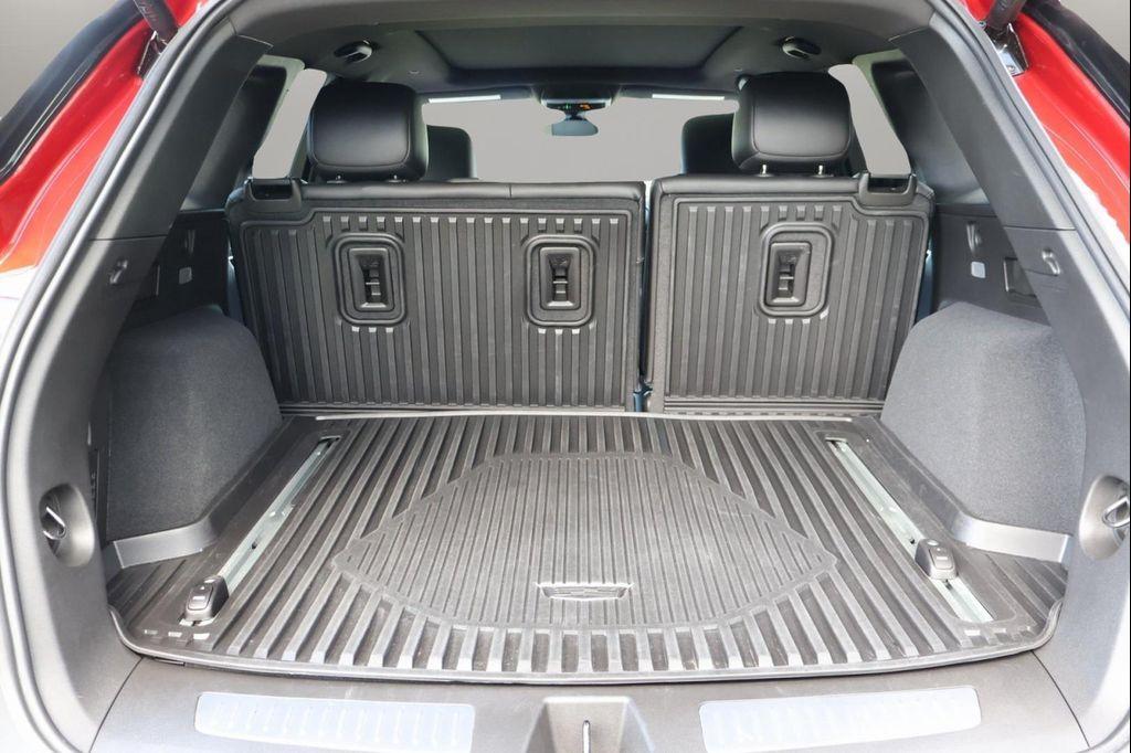 used 2022 Cadillac XT5 car, priced at $35,777