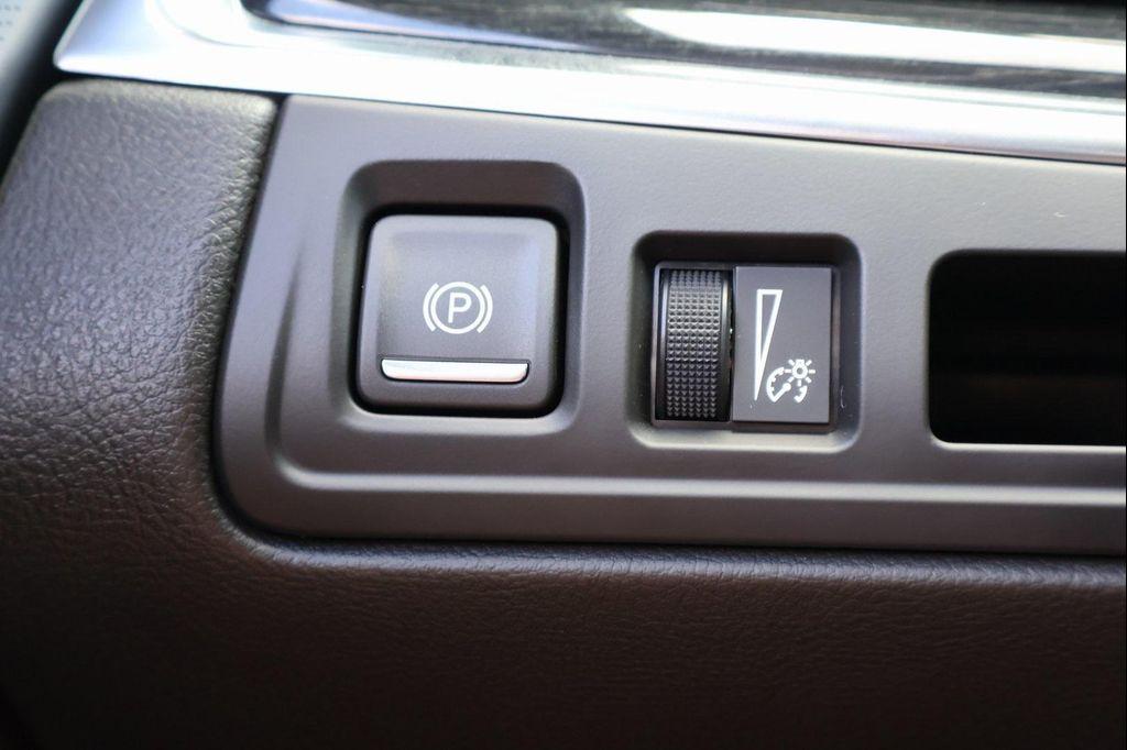 used 2022 Cadillac XT5 car, priced at $35,777