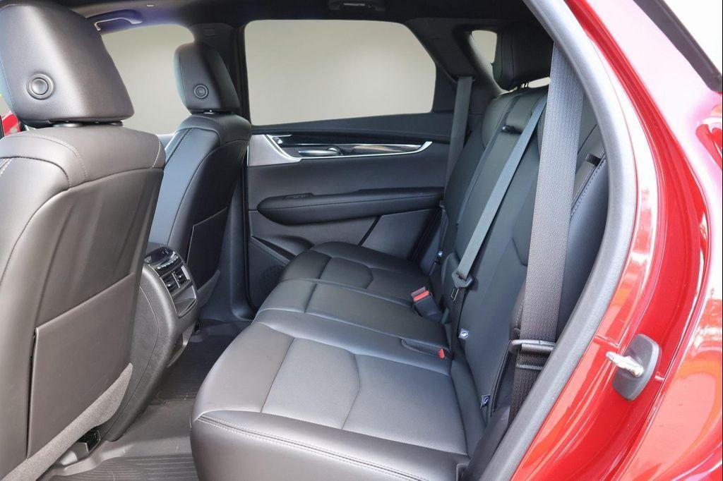 used 2022 Cadillac XT5 car, priced at $35,777