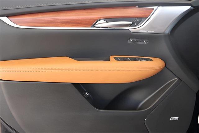 new 2025 Cadillac XT5 car, priced at $51,115
