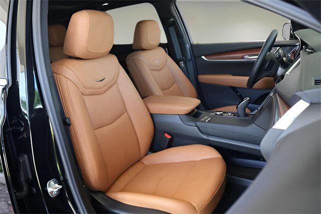 new 2025 Cadillac XT5 car, priced at $51,115