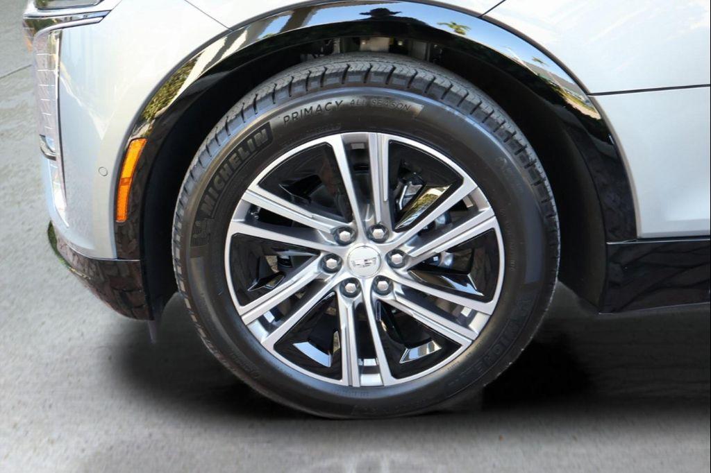 used 2025 Cadillac LYRIQ car, priced at $54,598