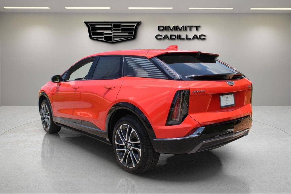 new 2025 Cadillac OPTIQ car, priced at $52,834
