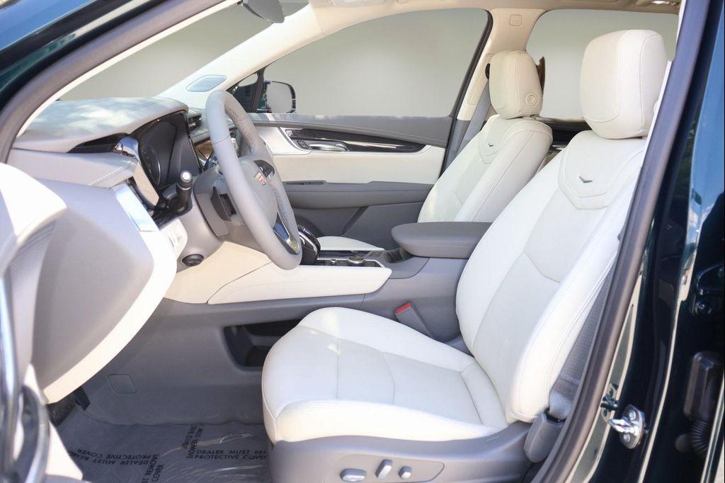new 2025 Cadillac XT6 car, priced at $57,737