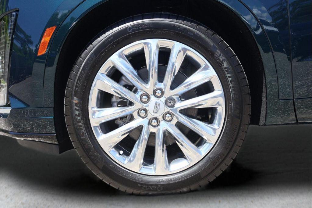 new 2025 Cadillac XT6 car, priced at $57,737