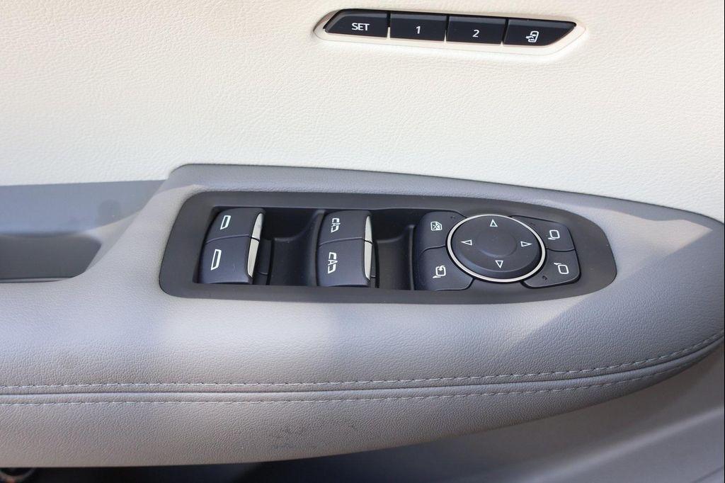 new 2025 Cadillac XT6 car, priced at $57,737