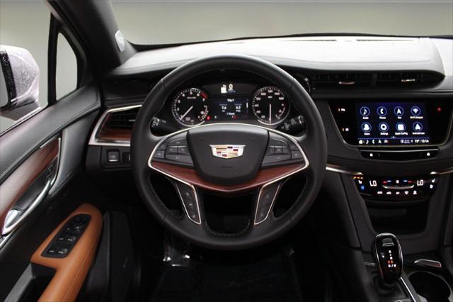 new 2025 Cadillac XT5 car, priced at $52,185