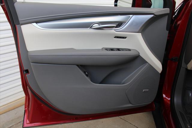 new 2025 Cadillac XT5 car, priced at $51,815