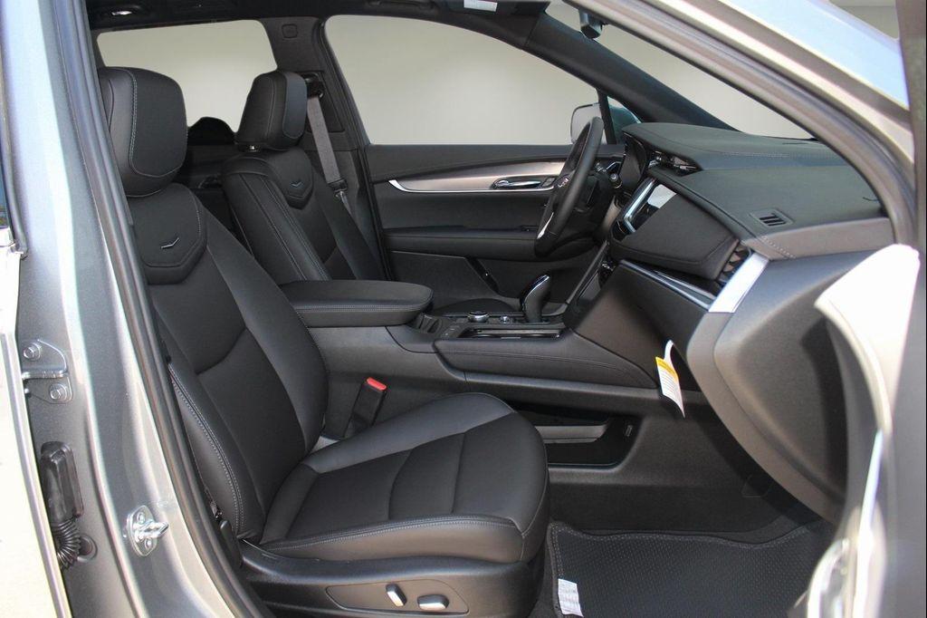 new 2025 Cadillac XT6 car, priced at $45,649