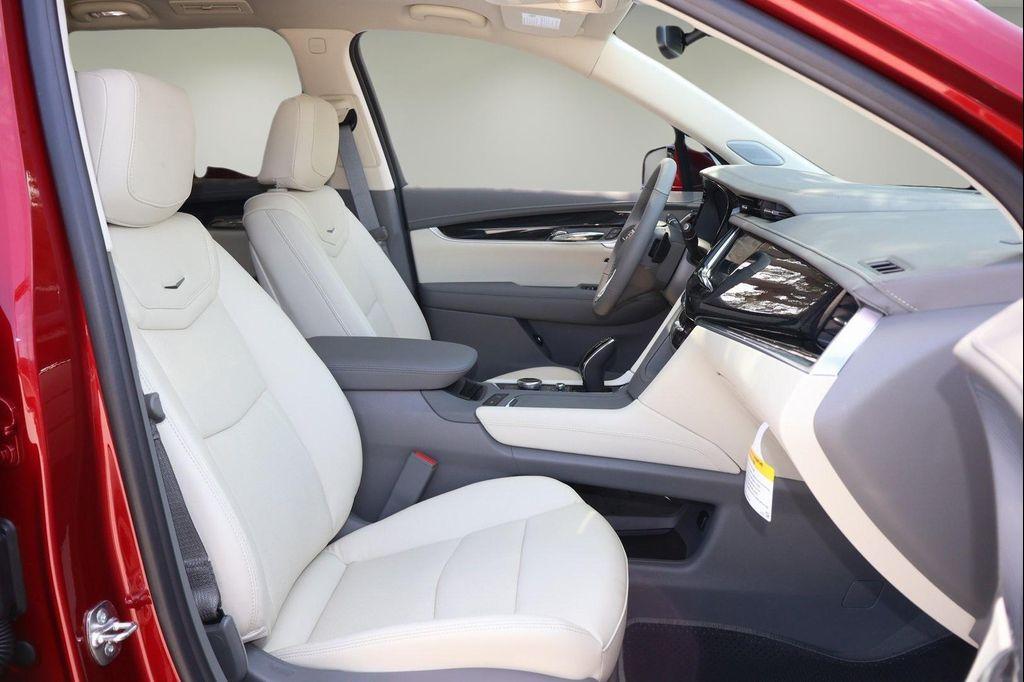 new 2025 Cadillac XT6 car, priced at $57,737