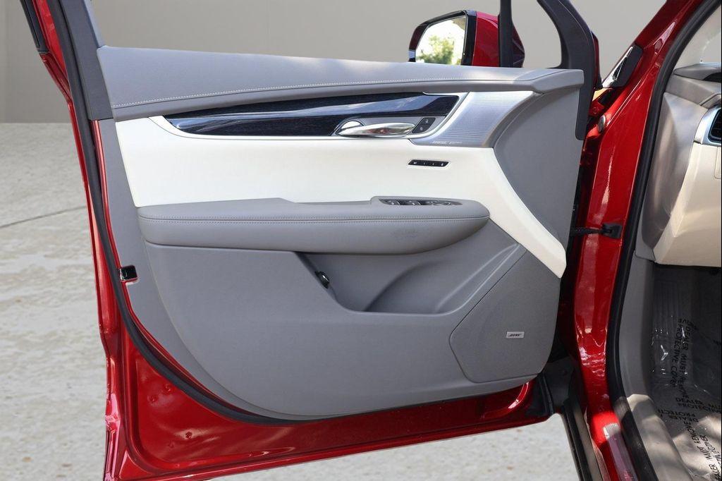 new 2025 Cadillac XT6 car, priced at $57,737