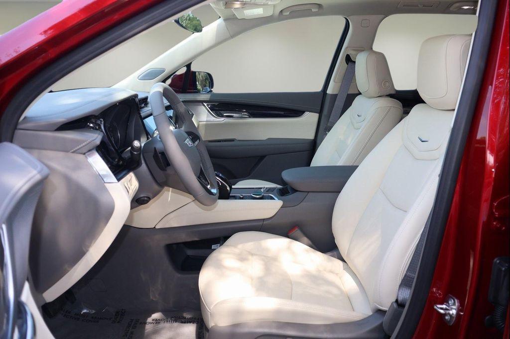 new 2025 Cadillac XT6 car, priced at $57,737