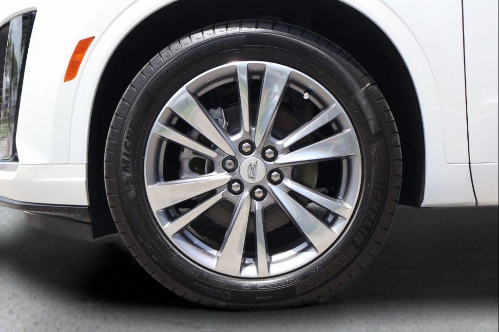 new 2025 Cadillac XT6 car, priced at $55,608