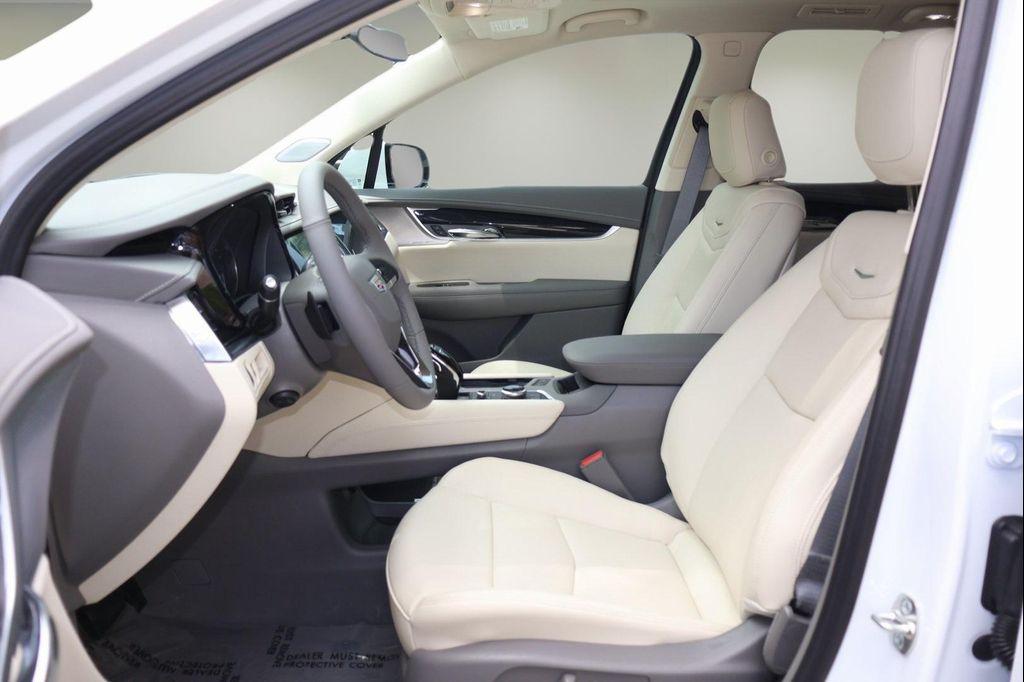 new 2025 Cadillac XT6 car, priced at $55,608