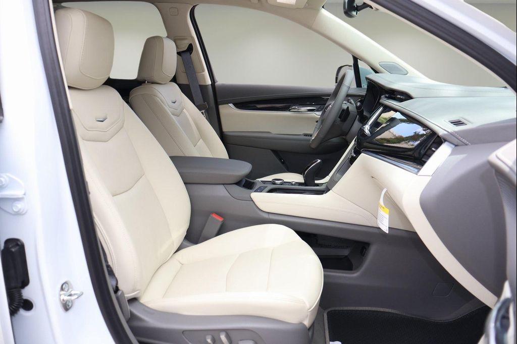 new 2025 Cadillac XT6 car, priced at $55,608