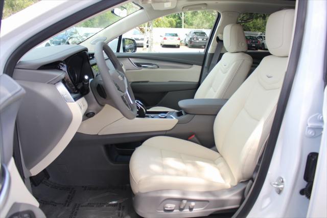 new 2025 Cadillac XT5 car, priced at $54,314
