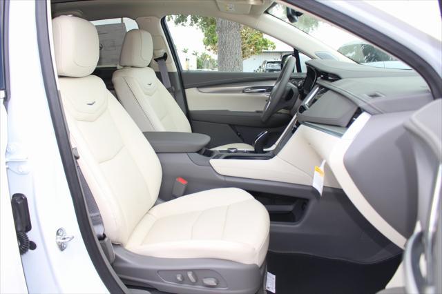 new 2025 Cadillac XT5 car, priced at $54,314