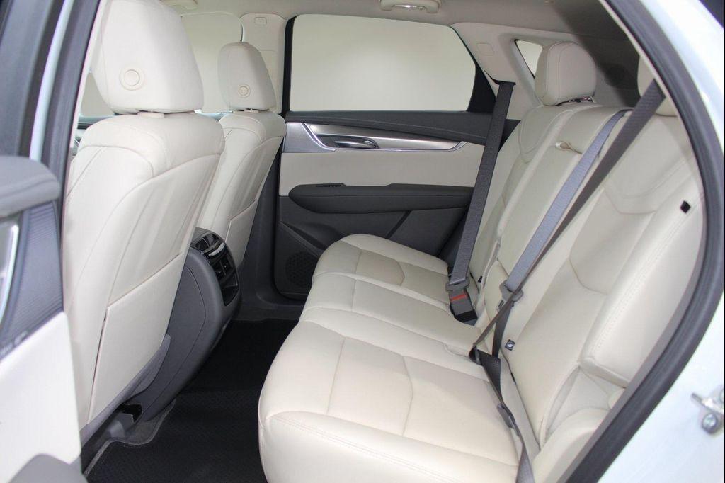 new 2025 Cadillac XT5 car, priced at $51,523
