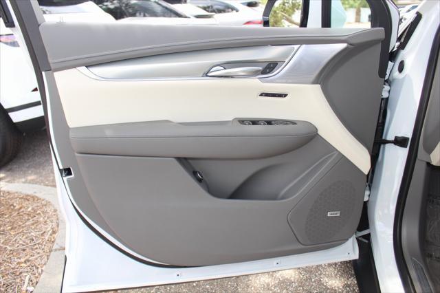 new 2025 Cadillac XT5 car, priced at $54,314
