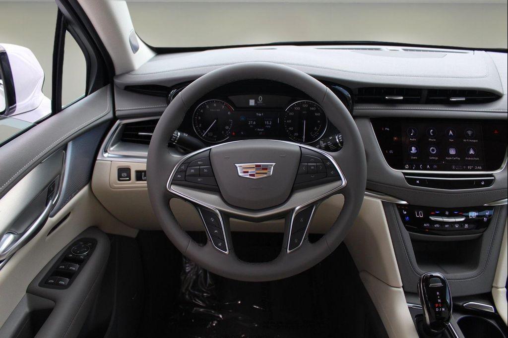 new 2025 Cadillac XT5 car, priced at $51,523