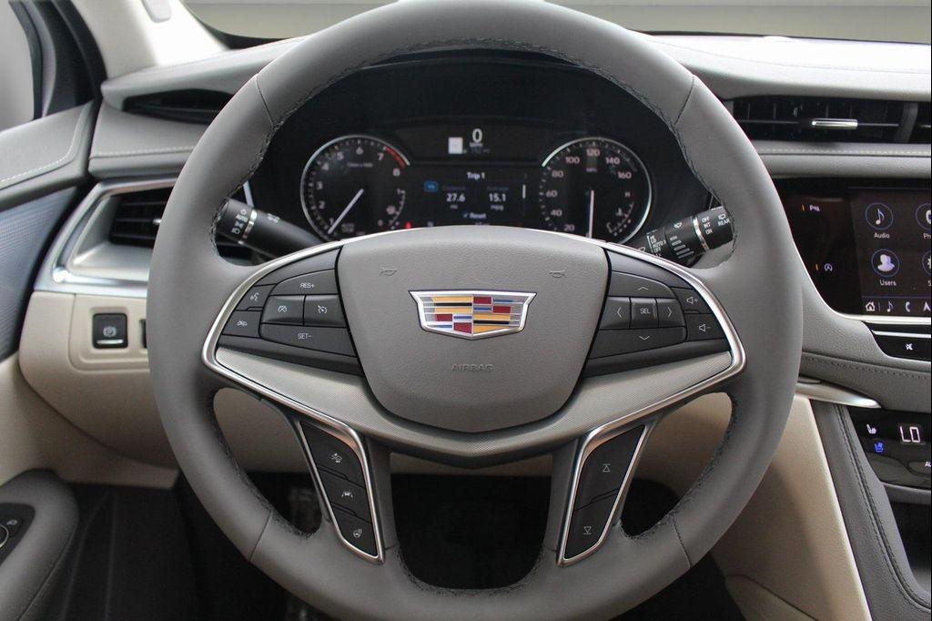 new 2025 Cadillac XT5 car, priced at $51,523