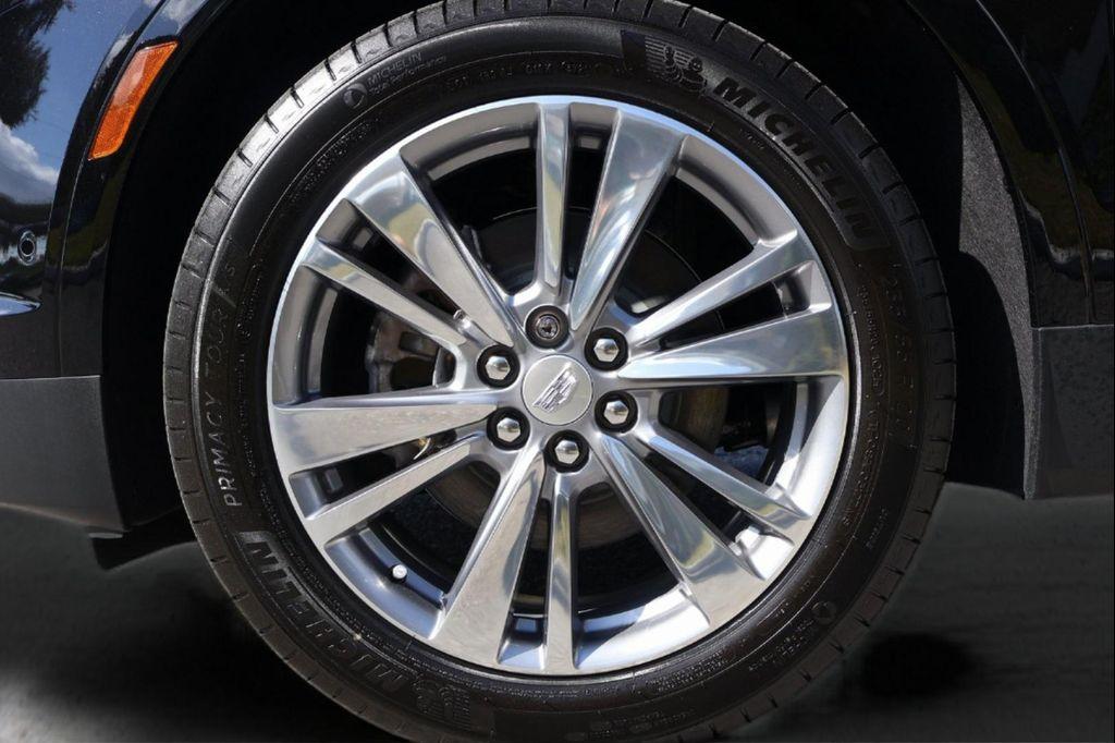 new 2026 Cadillac XT5 car, priced at $58,925