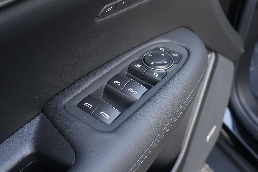 new 2026 Cadillac XT5 car, priced at $58,925