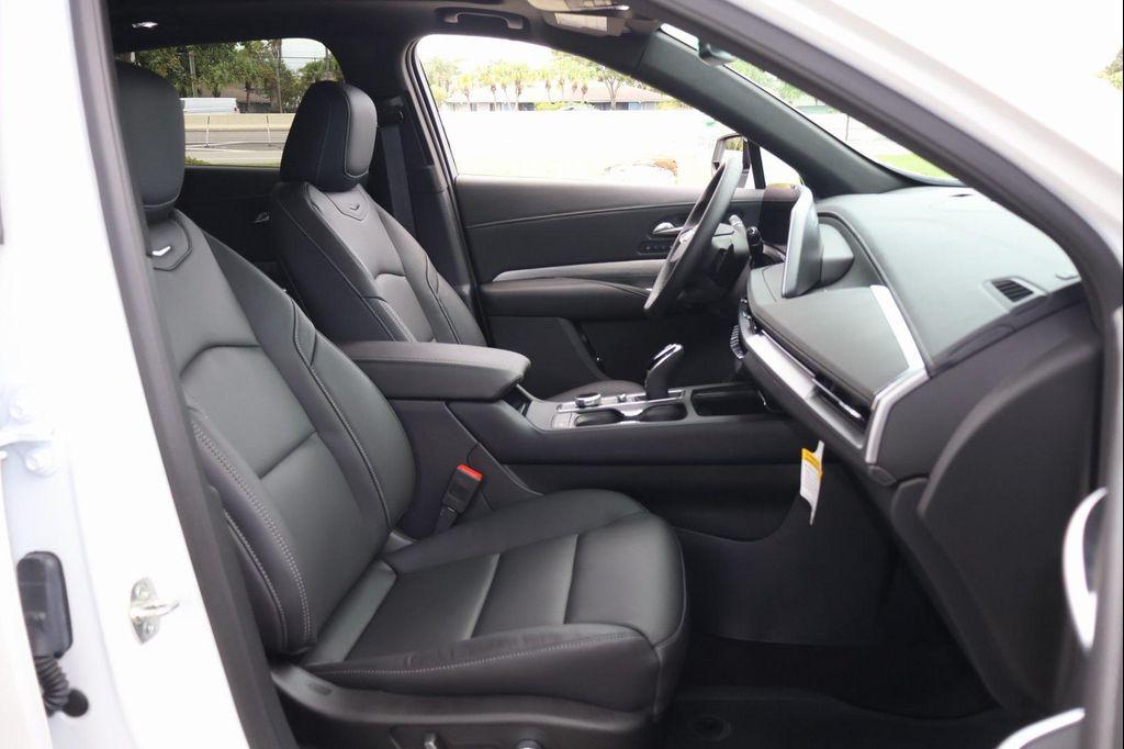 new 2025 Cadillac XT4 car, priced at $43,567