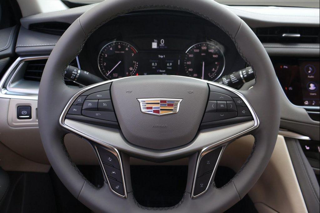 new 2025 Cadillac XT5 car, priced at $50,216