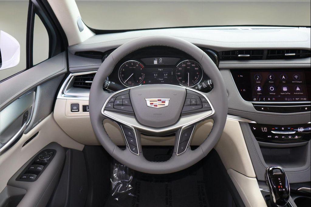 new 2025 Cadillac XT5 car, priced at $50,216