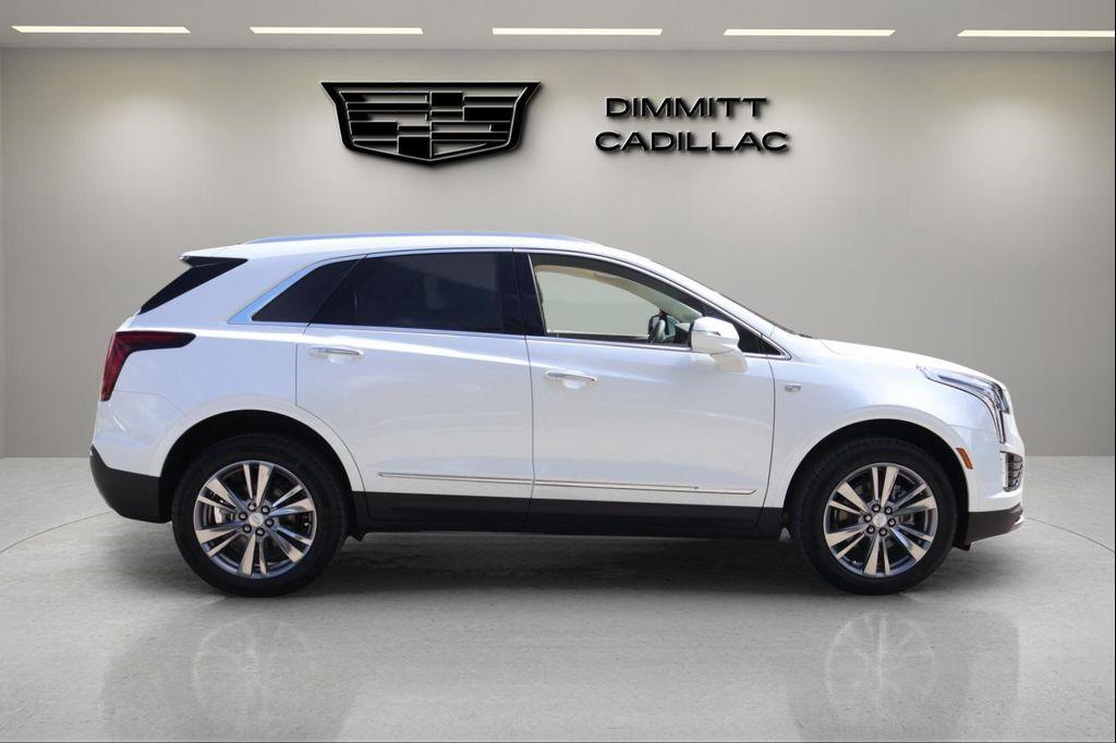 new 2025 Cadillac XT5 car, priced at $50,216