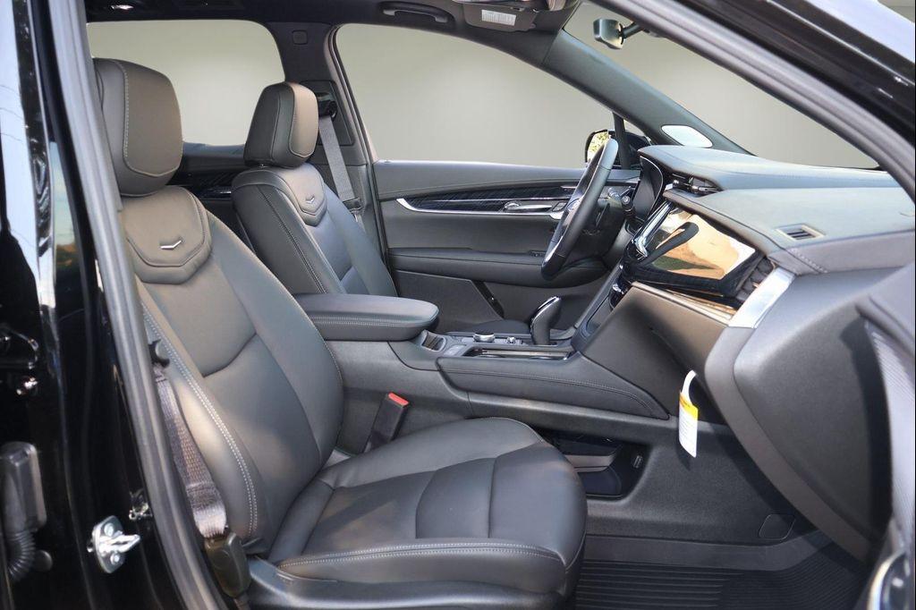 new 2025 Cadillac XT6 car, priced at $55,026